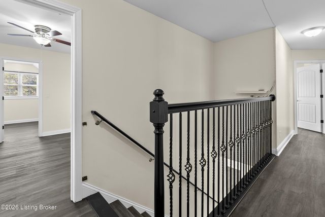 3918 Bristol Oaks Dr, Louisville, KY 40299