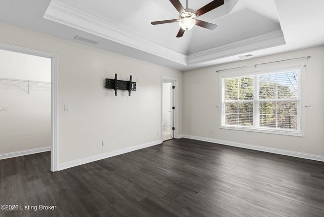 3918 Bristol Oaks Dr, Louisville, KY 40299