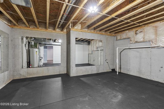 3918 Bristol Oaks Dr, Louisville, KY 40299