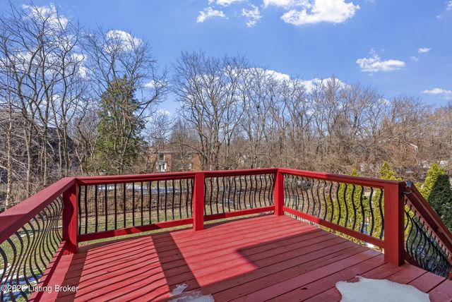 3918 Bristol Oaks Dr, Louisville, KY 40299