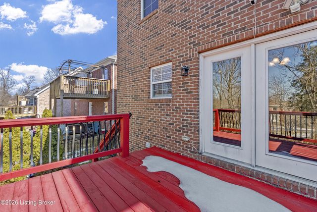 3918 Bristol Oaks Dr, Louisville, KY 40299