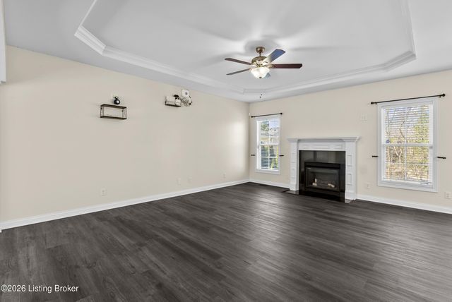 3918 Bristol Oaks Dr, Louisville, KY 40299