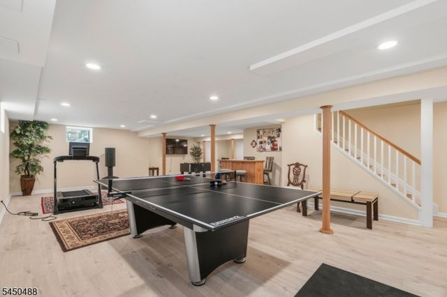 20 Greenbriar Ct, Boonton Town, NJ 07005