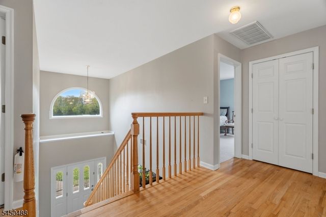 20 Greenbriar Ct, Boonton Town, NJ 07005