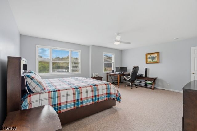 20 Greenbriar Ct, Boonton Town, NJ 07005