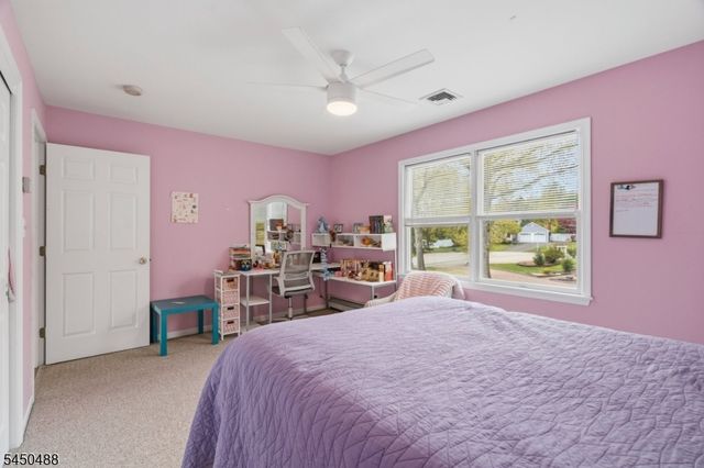 20 Greenbriar Ct, Boonton Town, NJ 07005
