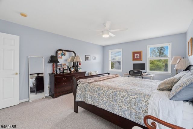 20 Greenbriar Ct, Boonton Town, NJ 07005