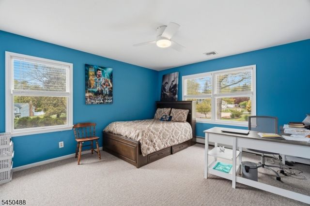 20 Greenbriar Ct, Boonton Town, NJ 07005