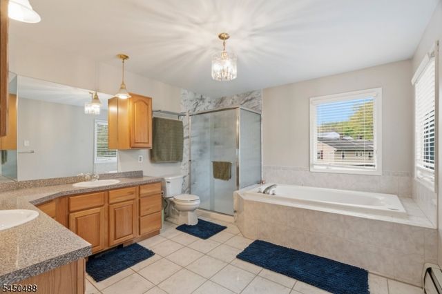 20 Greenbriar Ct, Boonton Town, NJ 07005