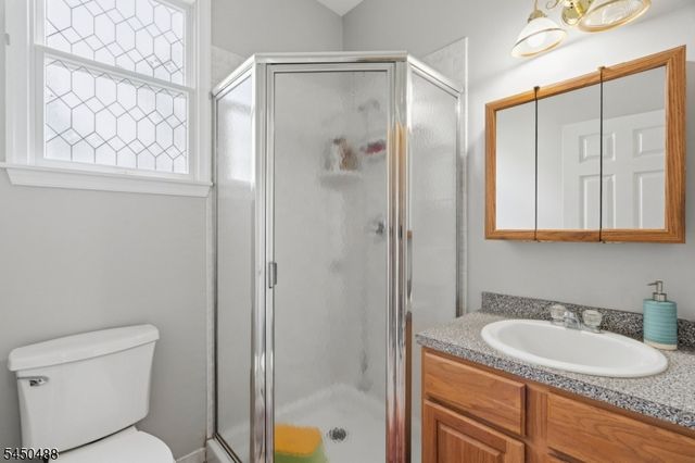 20 Greenbriar Ct, Boonton Town, NJ 07005