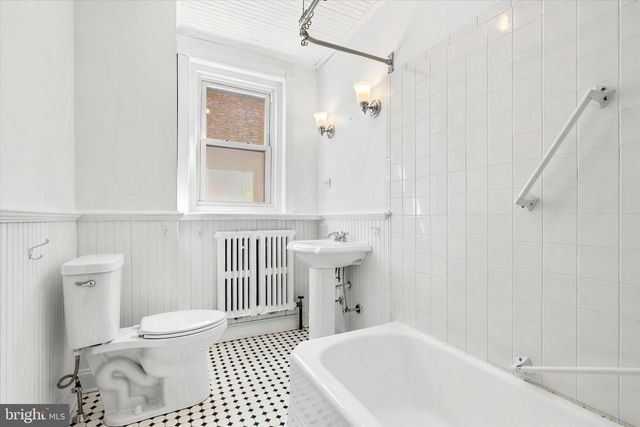 424 MARTIN ST, Philadelphia, PA 19128