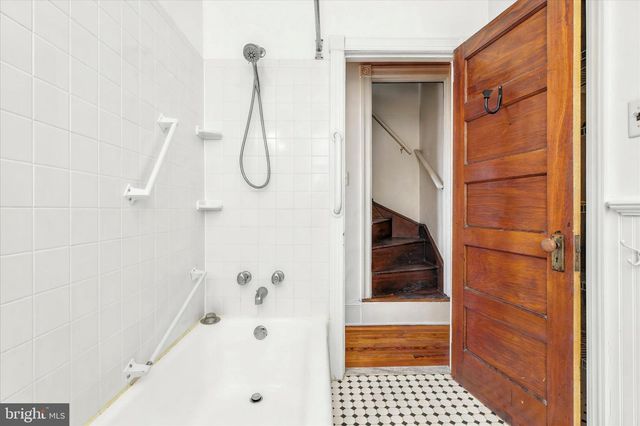 424 MARTIN ST, Philadelphia, PA 19128