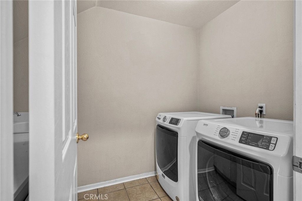 Image 17 of property listing at 15446 Buchanan, Fontana, CA 92336