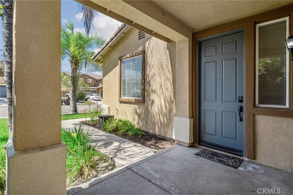 Image 2 of property listing at 15446 Buchanan, Fontana, CA 92336