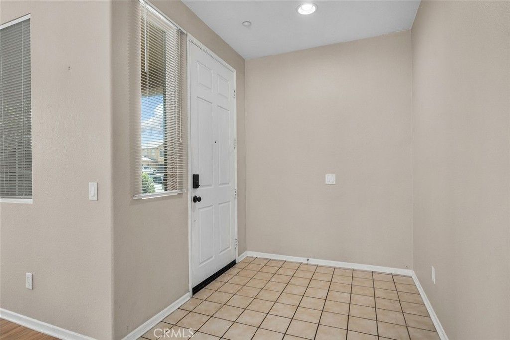 Image 3 of property listing at 15446 Buchanan, Fontana, CA 92336