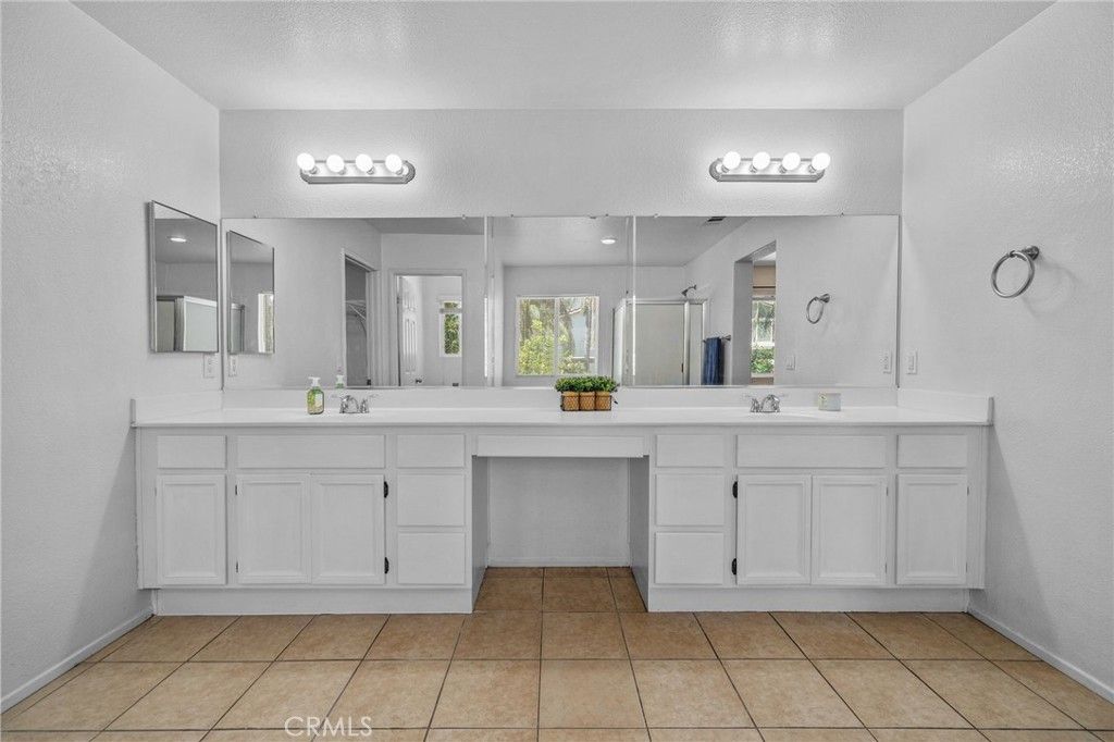 Image 33 of property listing at 15446 Buchanan, Fontana, CA 92336