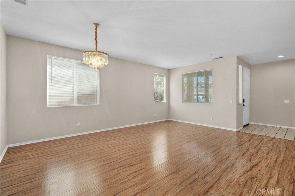 Image 5 of property listing at 15446 Buchanan, Fontana, CA 92336