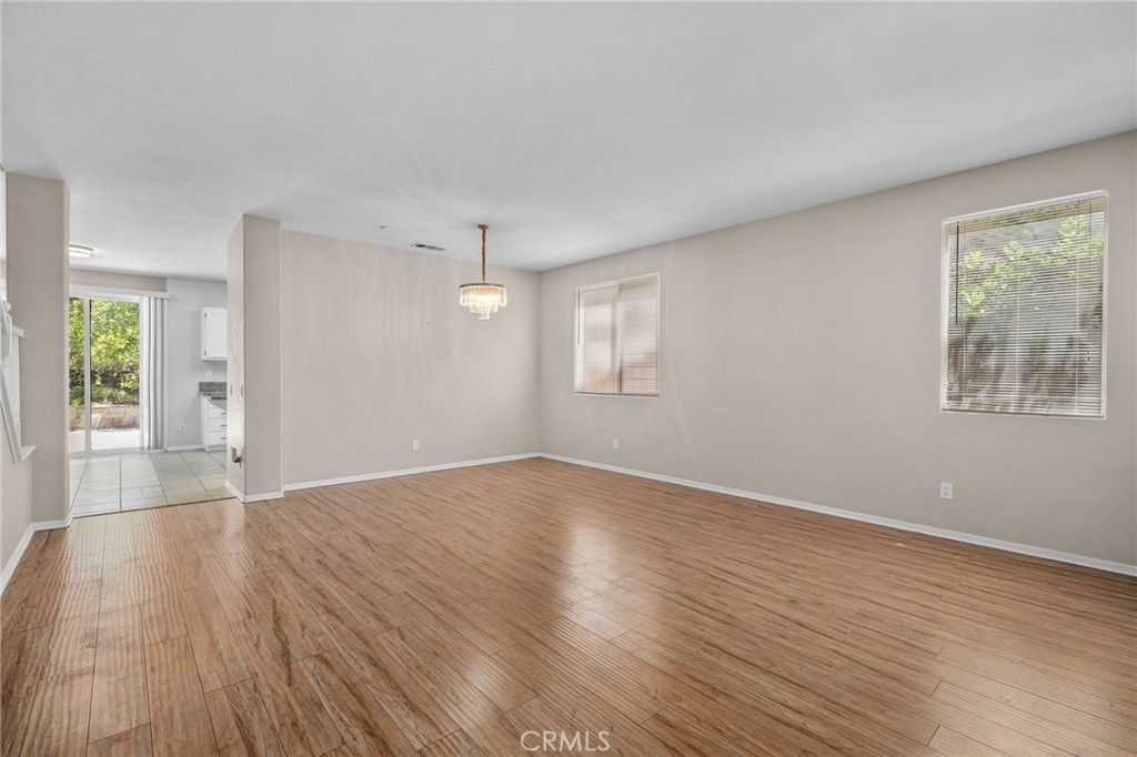 Image 7 of property listing at 15446 Buchanan, Fontana, CA 92336