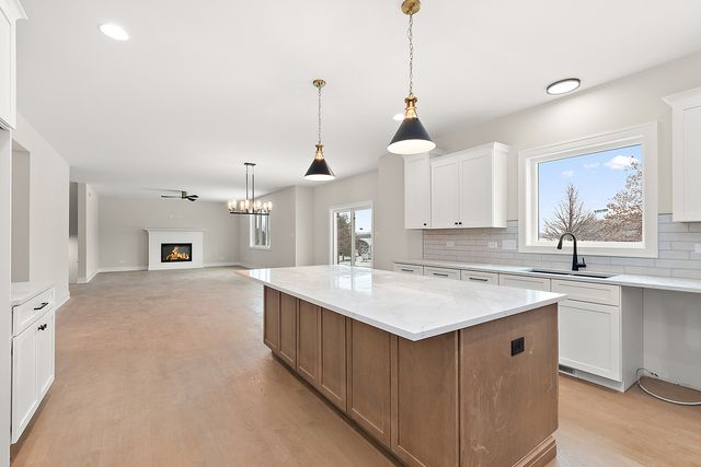 8017 Stanley Trail, Frankfort, IL 60423