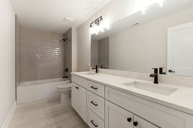 8017 Stanley Trail, Frankfort, IL 60423