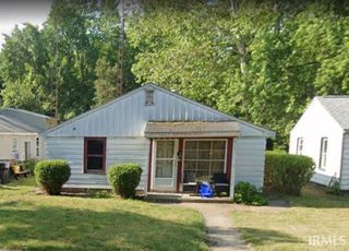 934 Roosevelt Street, South Bend, IN 46616