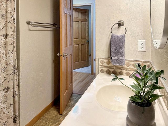 924 LAUREL LANE, Kaukauna, WI 54130