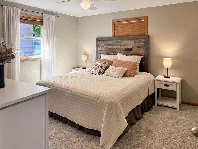 924 LAUREL LANE, Kaukauna, WI 54130