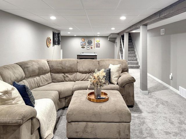 924 LAUREL LANE, Kaukauna, WI 54130