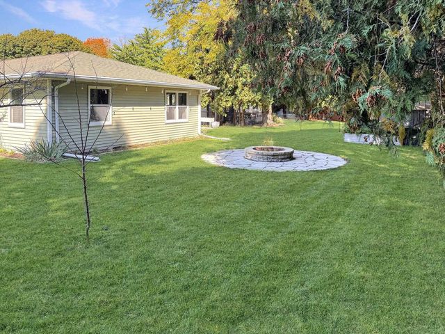 924 LAUREL LANE, Kaukauna, WI 54130