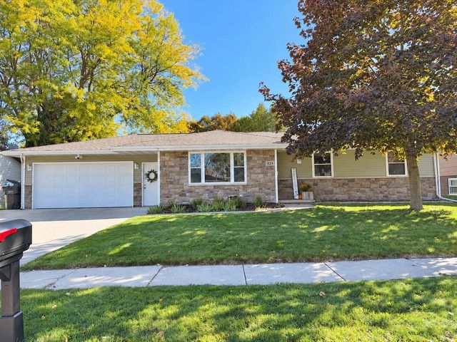 924 LAUREL LANE, Kaukauna, WI 54130
