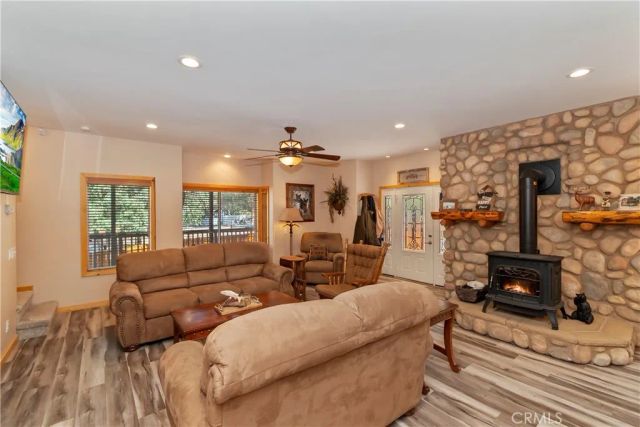 284 Leonard Lane, Sugarloaf, CA 92386