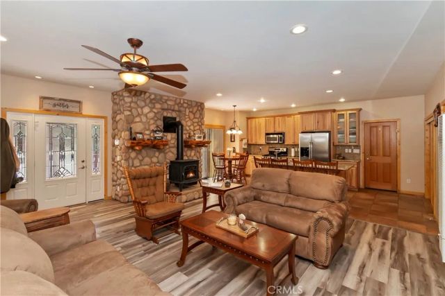 284 Leonard Lane, Sugarloaf, CA 92386