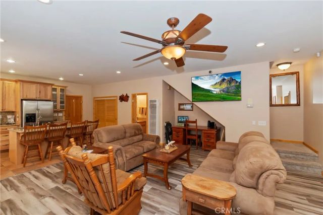 284 Leonard Lane, Sugarloaf, CA 92386
