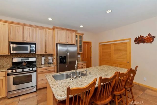 284 Leonard Lane, Sugarloaf, CA 92386