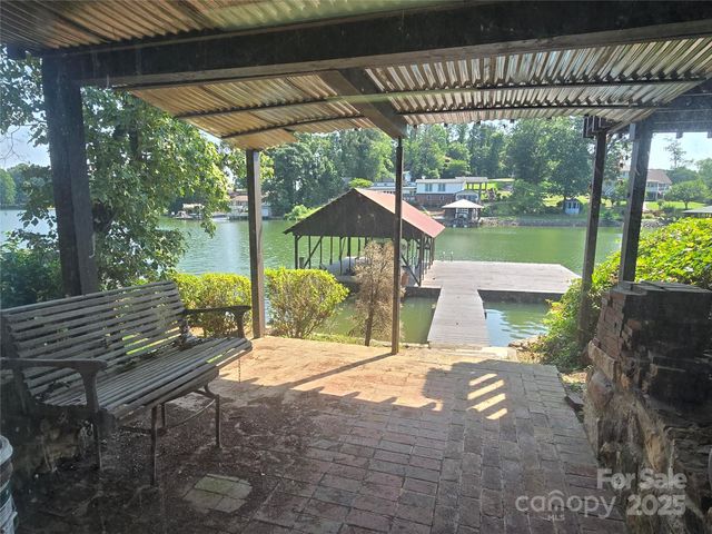 6580 Central Drive, Conover, NC 28613