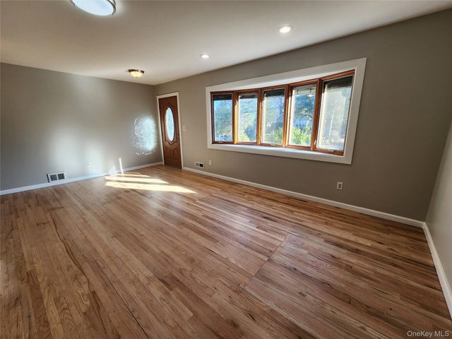 373 Ehrhardt Road, Pearl River, NY 10965