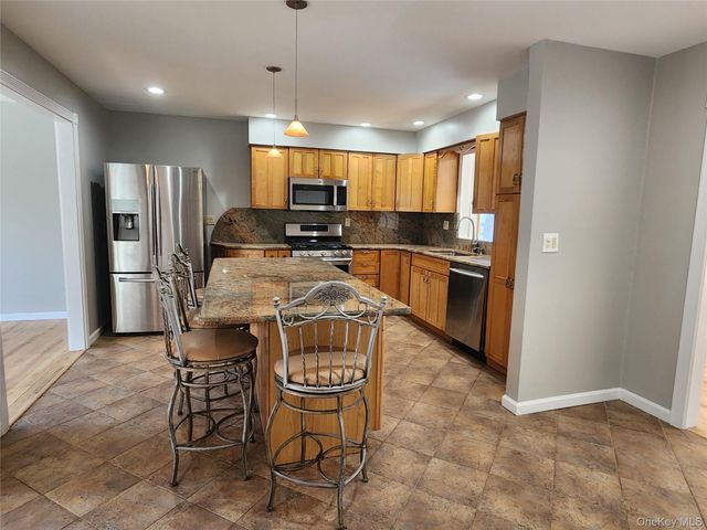 373 Ehrhardt Road, Pearl River, NY 10965