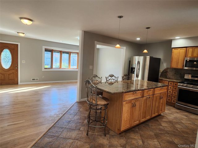 373 Ehrhardt Road, Pearl River, NY 10965