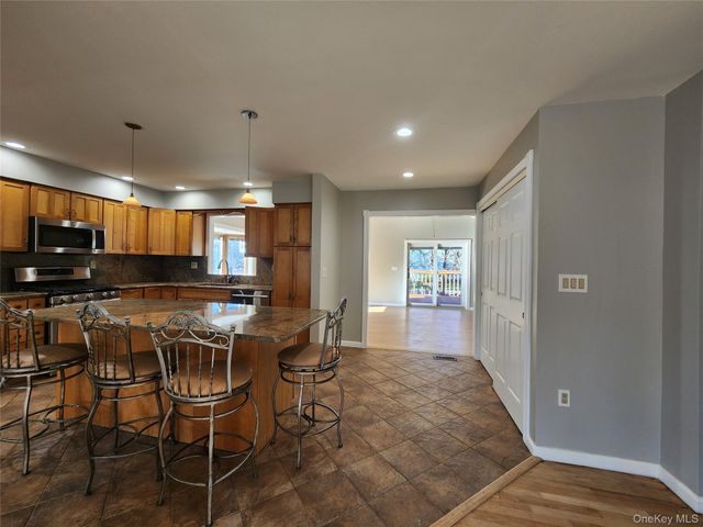 373 Ehrhardt Road, Pearl River, NY 10965