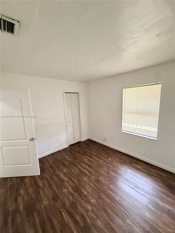 408 NW 12th St, Florida City, FL 33034