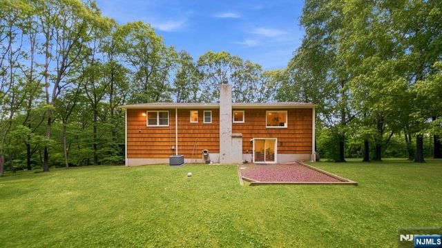 65 Otterhole Road, West Milford, NJ 07480