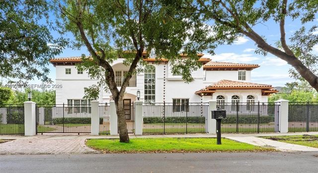 16763 NW 77th Path, Miami Lakes, FL 33016