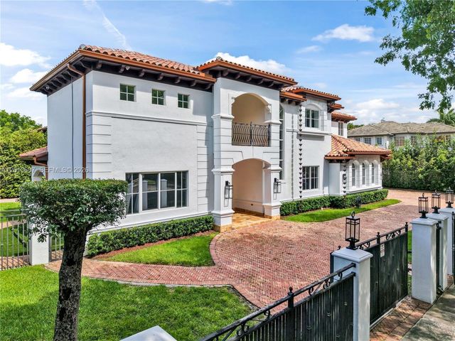 16763 NW 77th Path, Miami Lakes, FL 33016