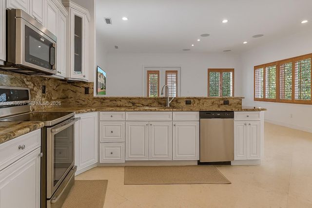 16763 NW 77th Path, Miami Lakes, FL 33016