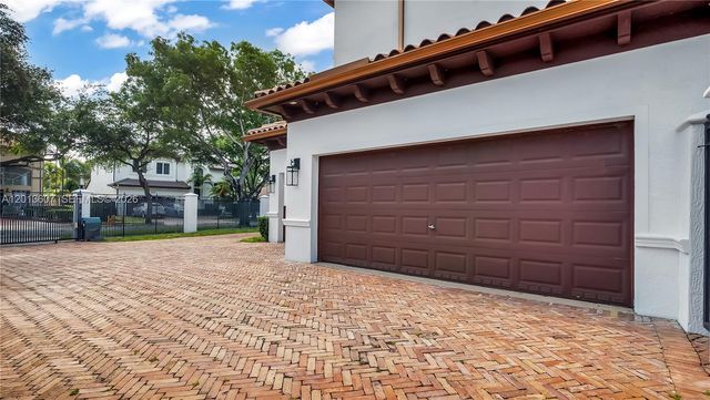 16763 NW 77th Path, Miami Lakes, FL 33016