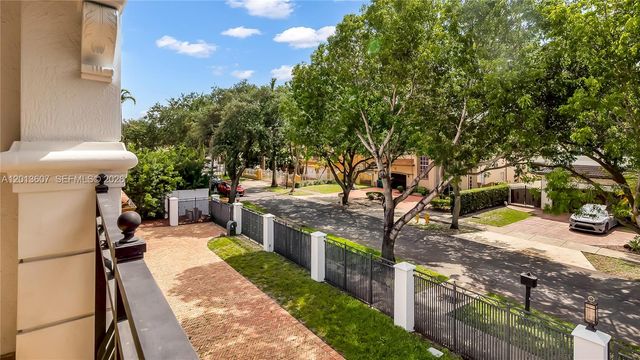16763 NW 77th Path, Miami Lakes, FL 33016