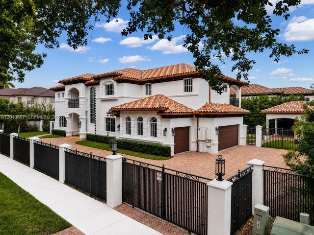 16763 NW 77th Path, Miami Lakes, FL 33016