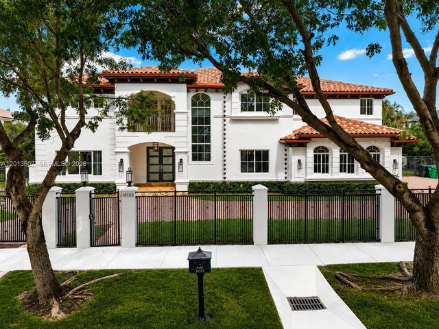 16763 NW 77th Path, Miami Lakes, FL 33016