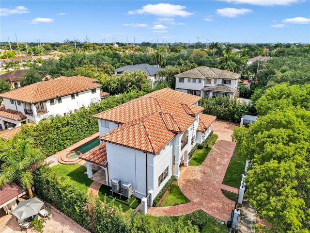 16763 NW 77th Path, Miami Lakes, FL 33016