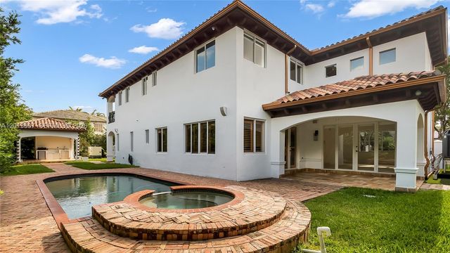16763 NW 77th Path, Miami Lakes, FL 33016